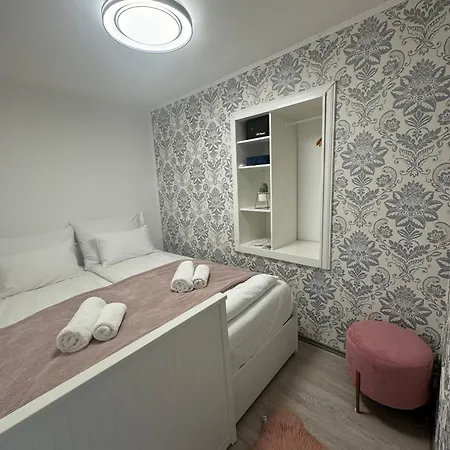 Vanadium House Apartman *